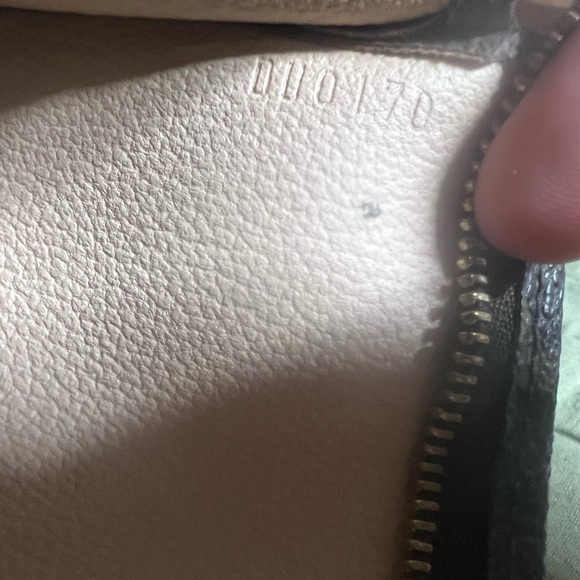 LV Monogram Toiletry Pouch 19 - Picture 8 of 8